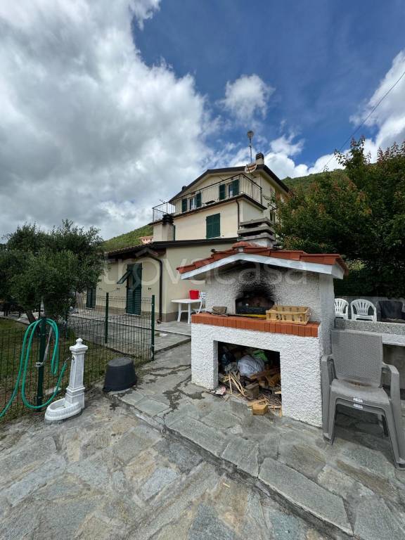 villa in vendita a Varazze in zona Pero