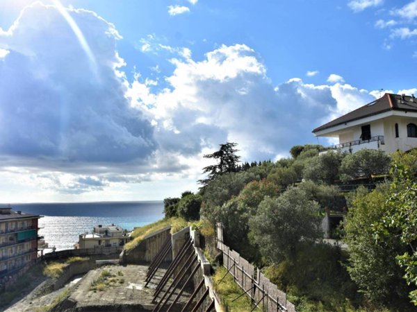 appartamento in vendita a Varazze