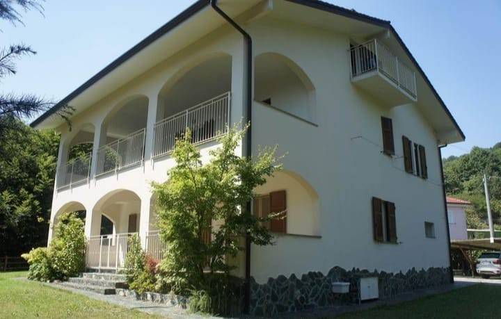 casa indipendente in vendita a Varazze