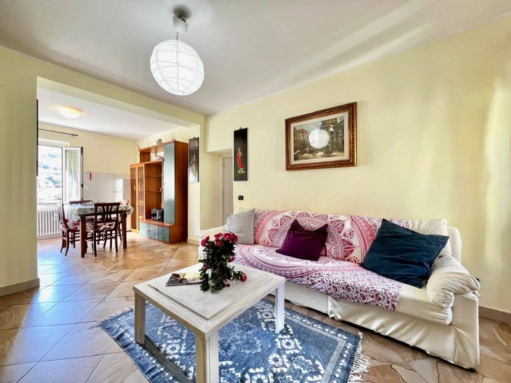 appartamento in vendita a Varazze in zona Casanova