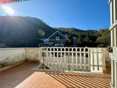 appartamento in vendita a Varazze in zona Pero