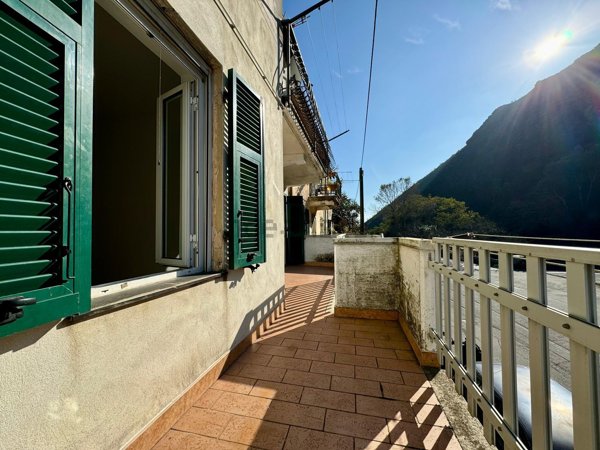 appartamento in vendita a Varazze in zona Pero