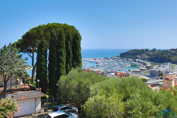 casa indipendente in vendita a Varazze