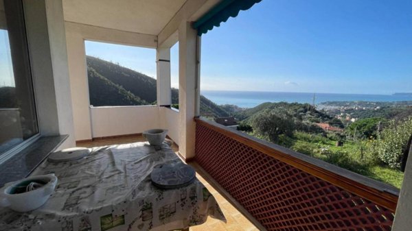 appartamento in vendita a Varazze in zona Casanova