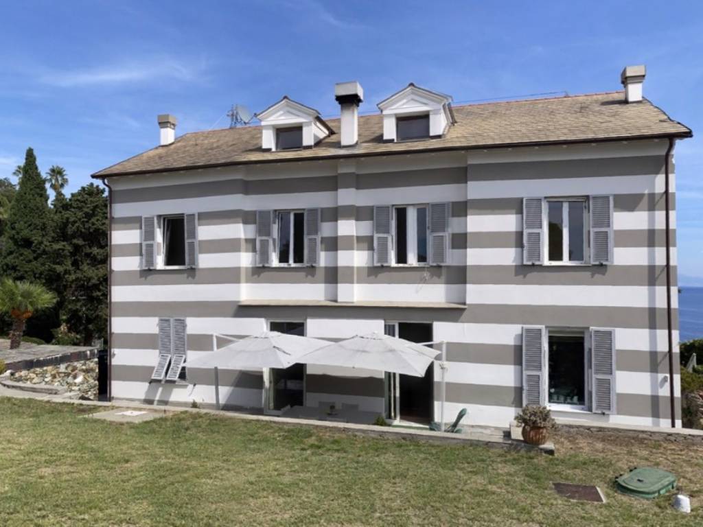 intera palazzina in vendita a Varazze