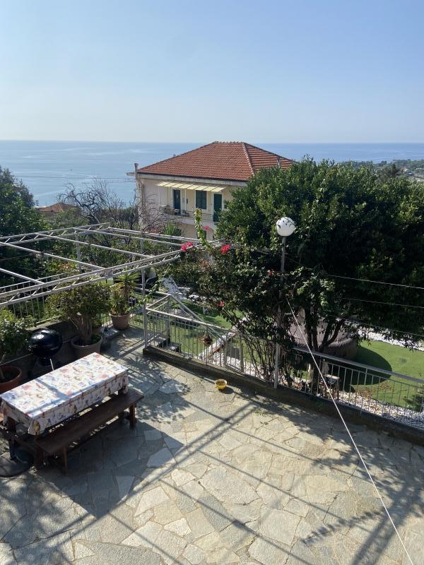 appartamento in vendita a Varazze in zona Cantalupo