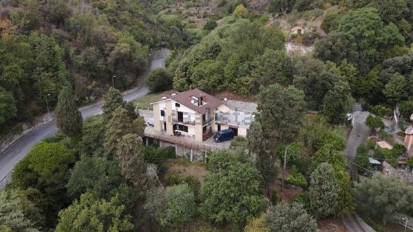 casa indipendente in vendita a Varazze