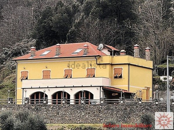 casa indipendente in vendita a Varazze in zona Pero