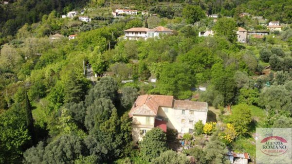 casa indipendente in vendita a Varazze in zona Pero
