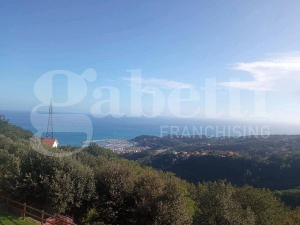 appartamento in vendita a Varazze in zona Cantalupo