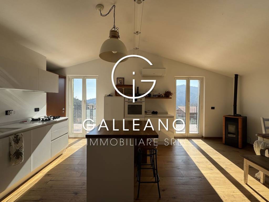 casa indipendente in vendita a Varazze in zona Pero