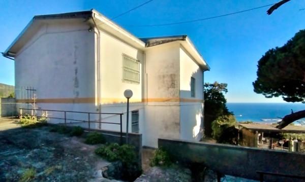 casa indipendente in vendita a Varazze in zona Castagnabuona