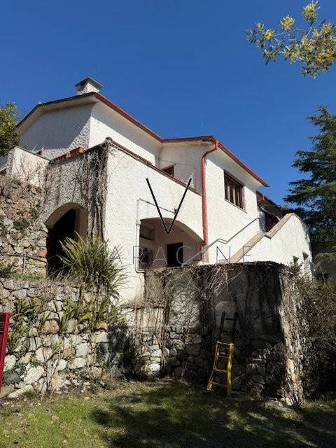casa indipendente in vendita a Varazze