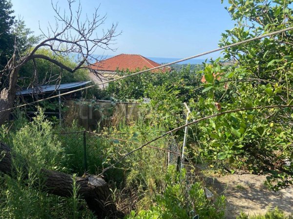 appartamento in vendita a Varazze in zona Cantalupo