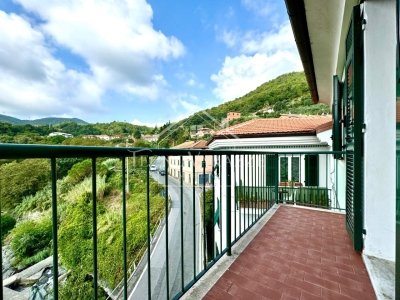 appartamento in vendita a Varazze in zona Pero