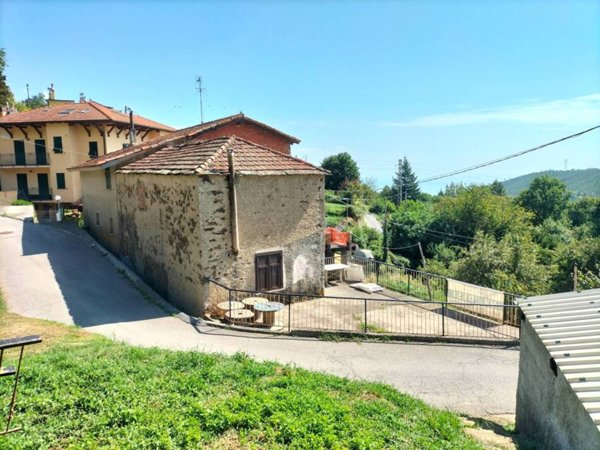 casa indipendente in vendita a Varazze in zona Faje