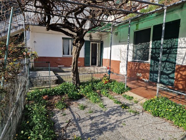 appartamento in vendita a Varazze in zona Pero