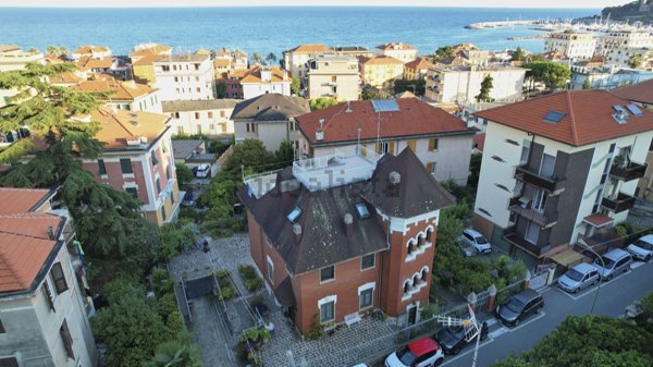 casa indipendente in vendita a Varazze