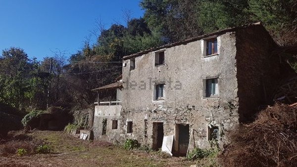 esavano in vendita a Varazze