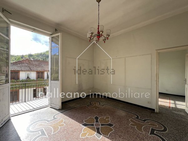 appartamento in vendita a Varazze in zona Pero