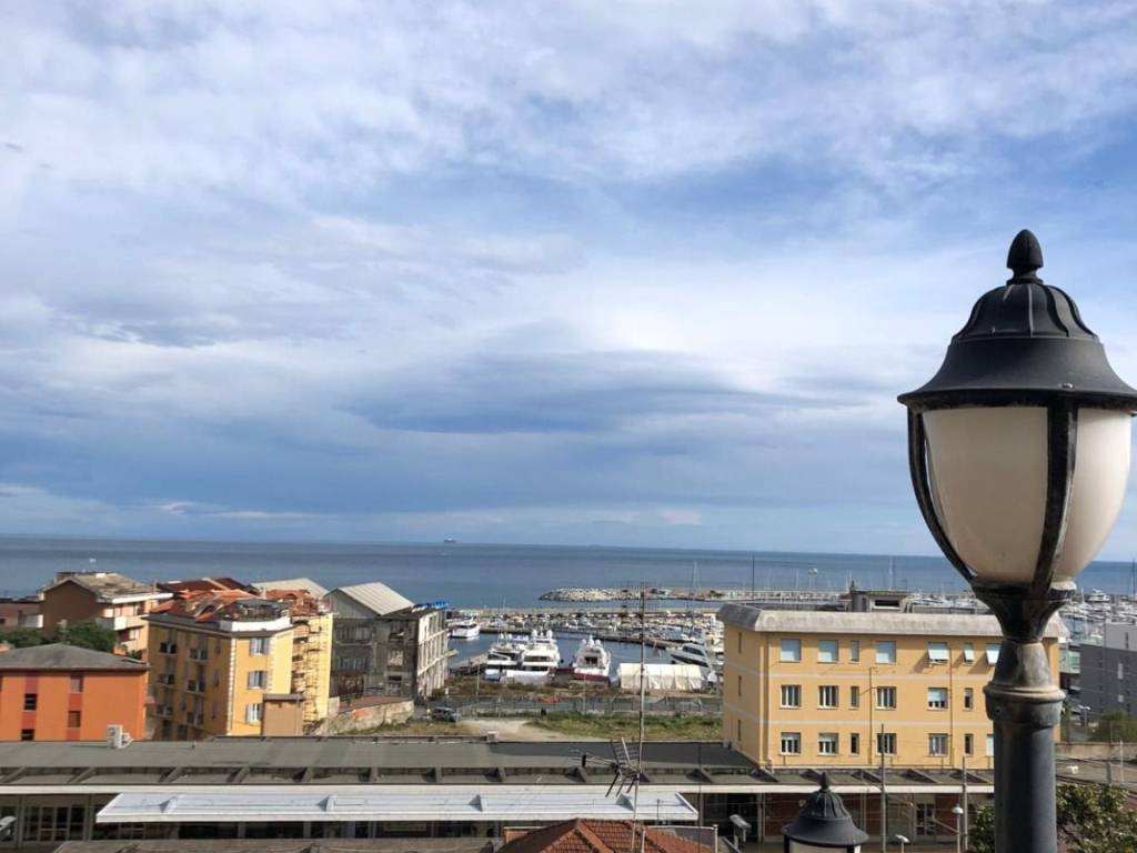 casa indipendente in vendita a Varazze