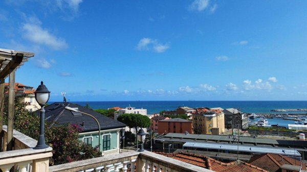 casa indipendente in vendita a Varazze