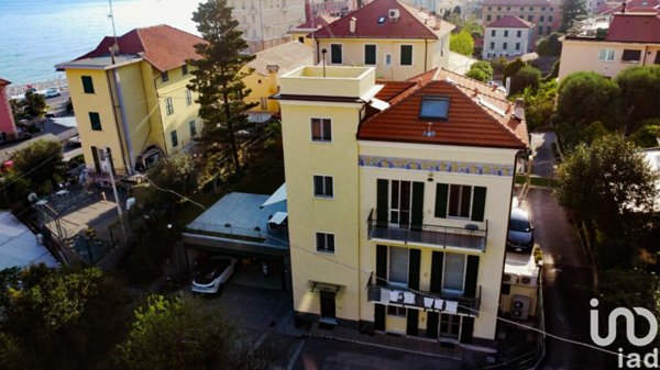 casa indipendente in vendita a Varazze