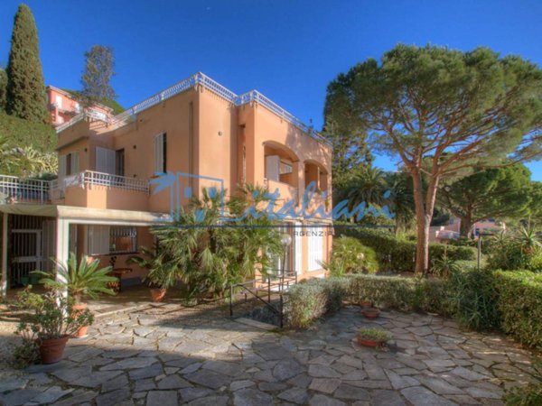 casa indipendente in vendita a Varazze
