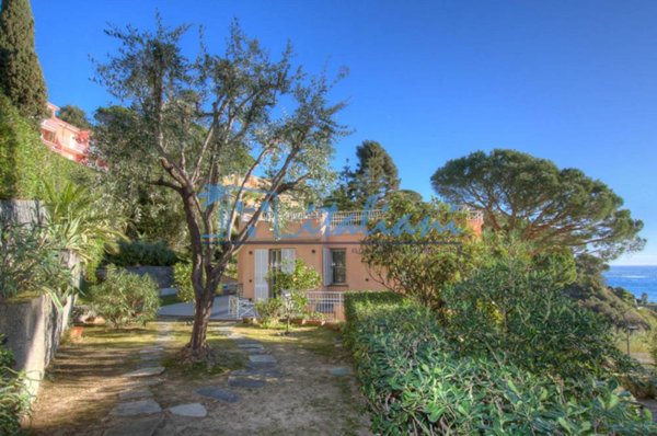 casa indipendente in vendita a Varazze