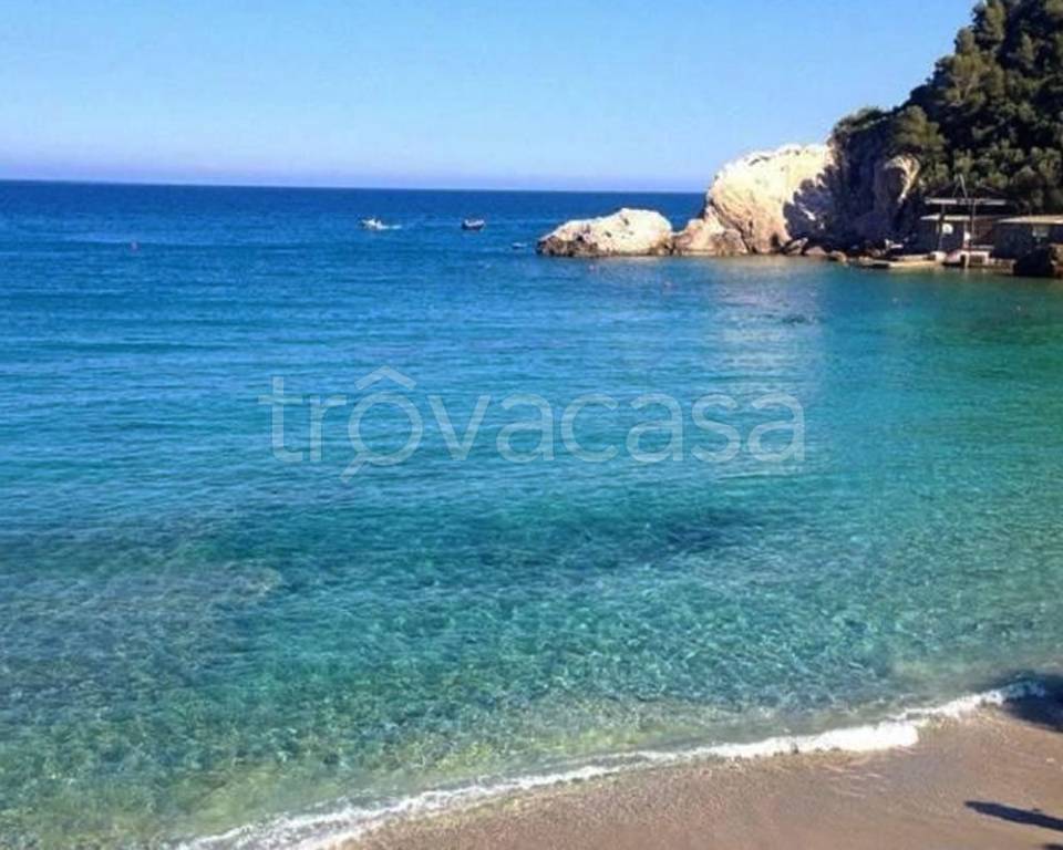 negozio in vendita a Varazze