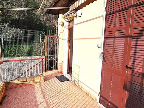 appartamento in vendita a Varazze in zona Castagnabuona