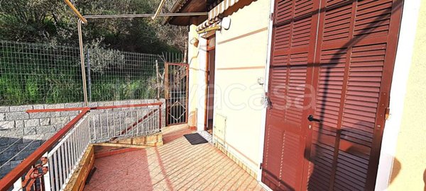 appartamento in vendita a Varazze in zona Castagnabuona