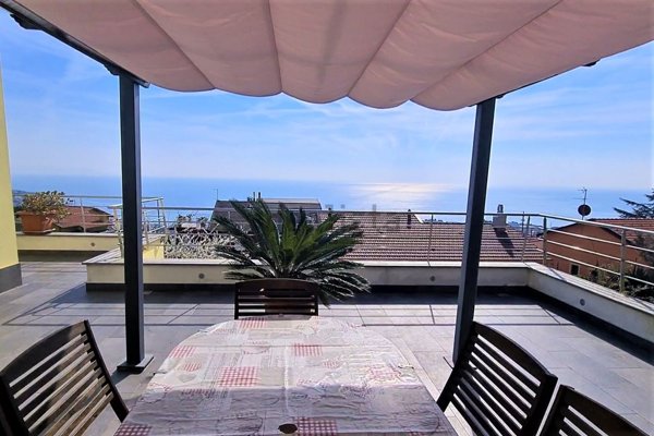 casa indipendente in vendita a Varazze in zona Castagnabuona