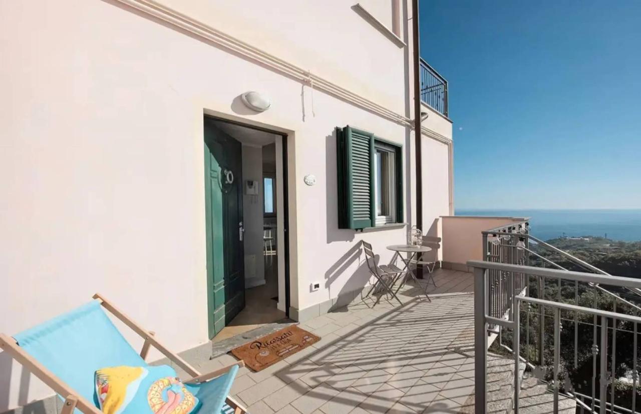 appartamento in vendita a Varazze in zona Castagnabuona