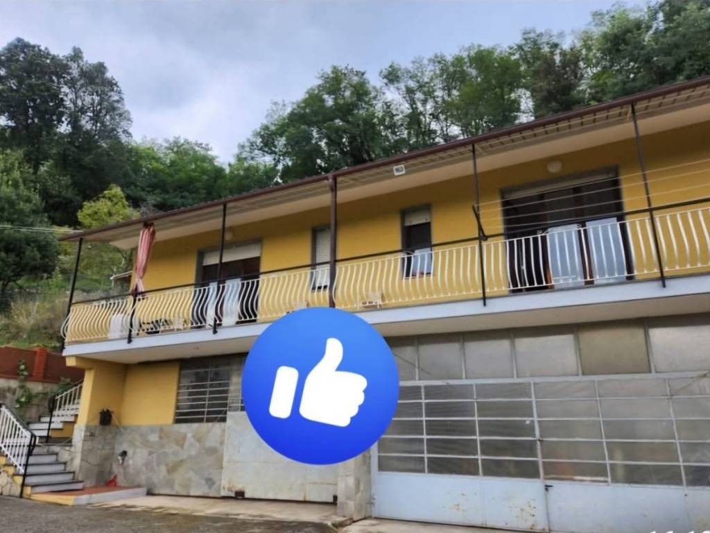 appartamento in vendita a Varazze in zona Pero