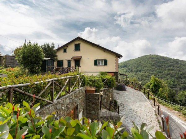 casa indipendente in vendita a Varazze in zona Alpicella