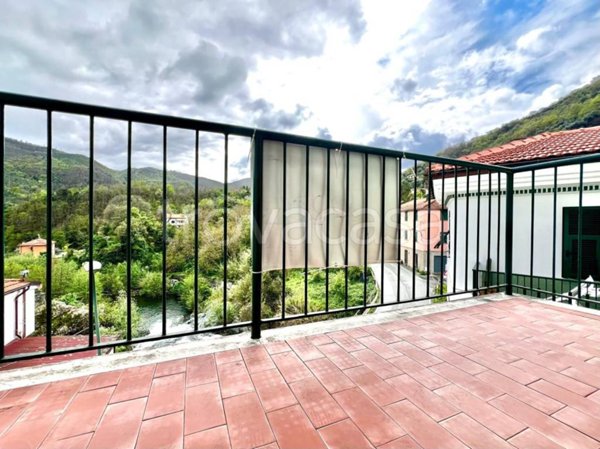 appartamento in vendita a Varazze in zona Pero