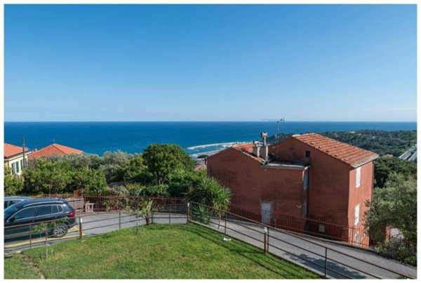 appartamento in vendita a Varazze in zona Cantalupo