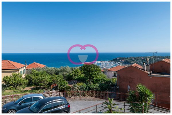 appartamento in vendita a Varazze in zona Cantalupo