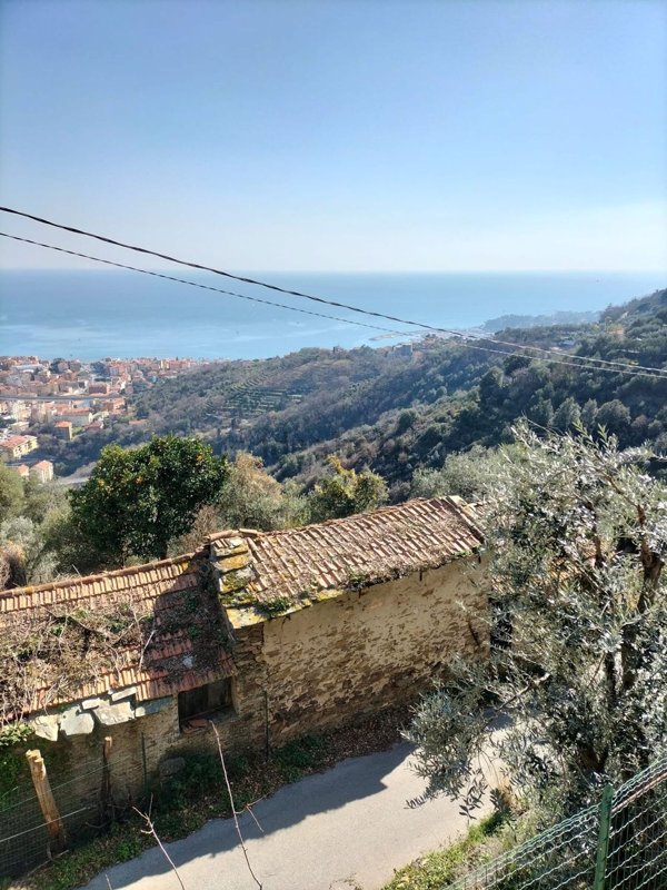 pentavano in vendita a Varazze in zona Cantalupo