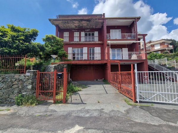 casa indipendente in vendita a Varazze