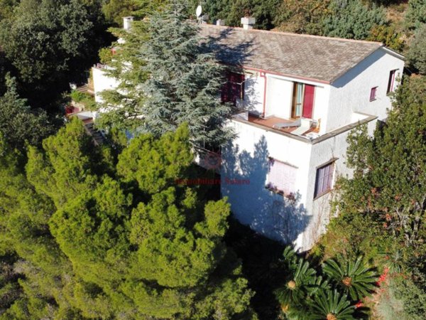 casa indipendente in vendita a Varazze