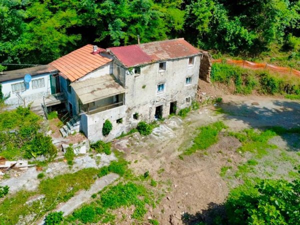 casa indipendente in vendita a Varazze in zona Pero