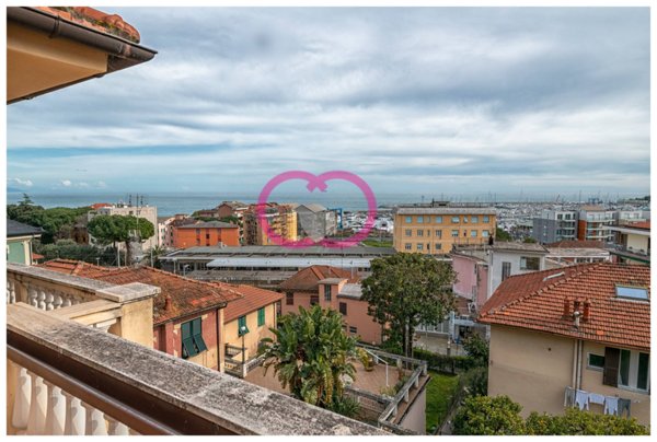 casa indipendente in vendita a Varazze
