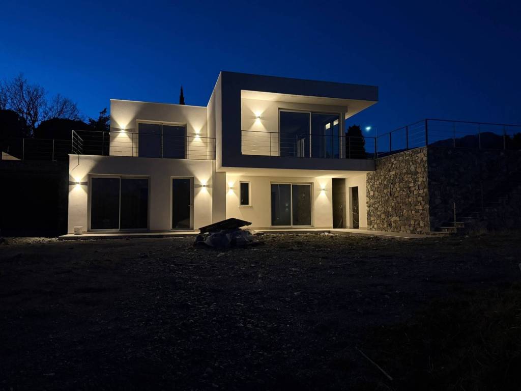 casa indipendente in vendita a Varazze