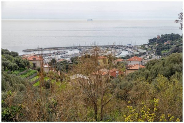 appartamento in vendita a Varazze