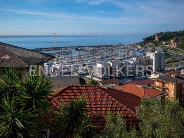 appartamento in vendita a Varazze