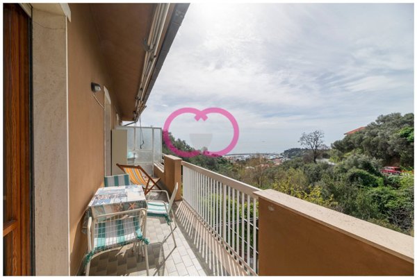 appartamento in vendita a Varazze in zona Castagnabuona