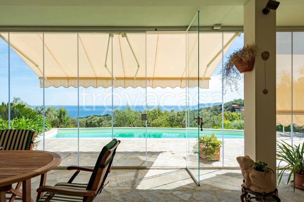 casa indipendente in vendita a Varazze in zona Castagnabuona