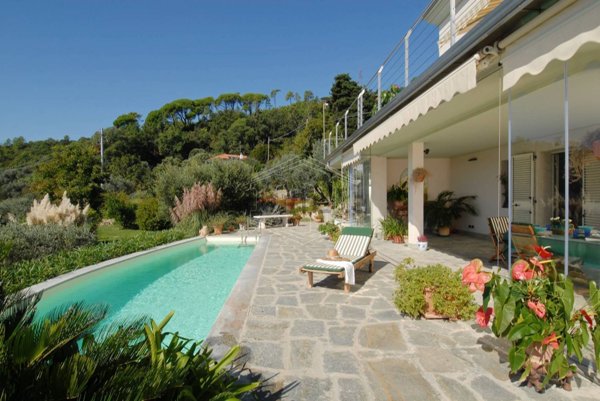 casa indipendente in vendita a Varazze